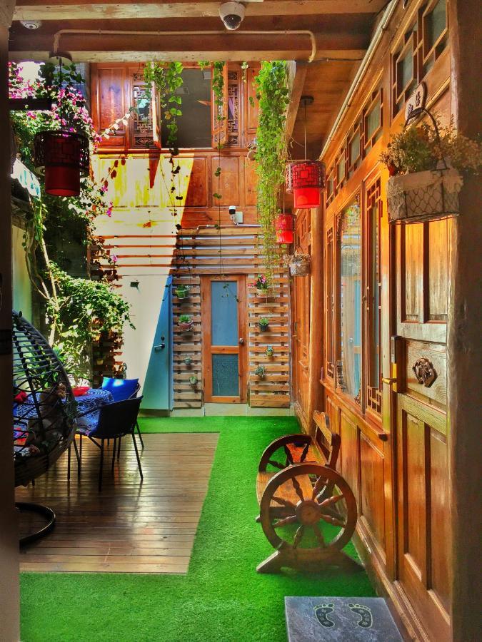 Juxian Boutique Homestay Лицзян Экстерьер фото